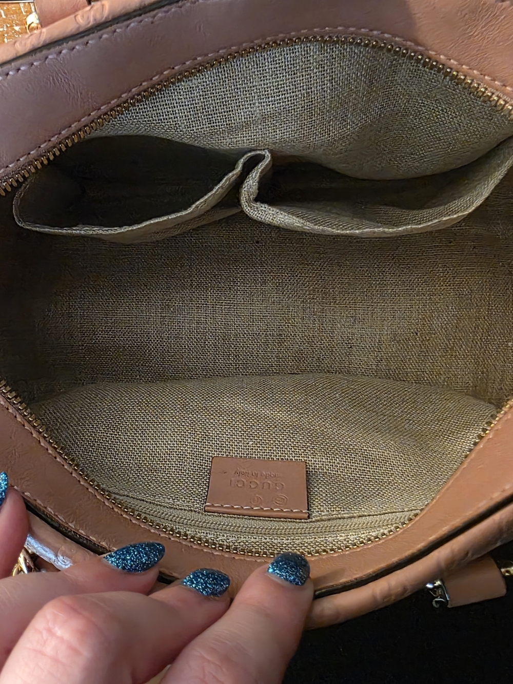 Gucci Soft Microguccissima Medium Crossbody Bag Soft Pink - Picture 3 of 4